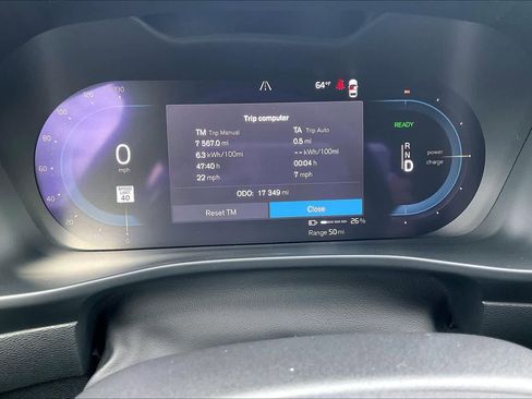 Used 2023 Volvo XC40 Recharge Core image 23