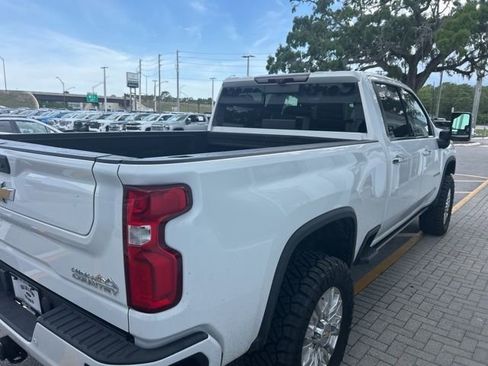 Certified 2023 Chevrolet Silverado 3500 High Country AWD/4WD image 5