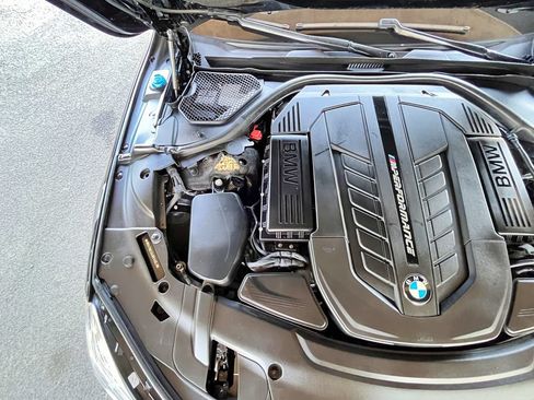 Used 2018 BMW M760i xDrive w/ Luxury Rear Seating Package AWD/4WD image 79