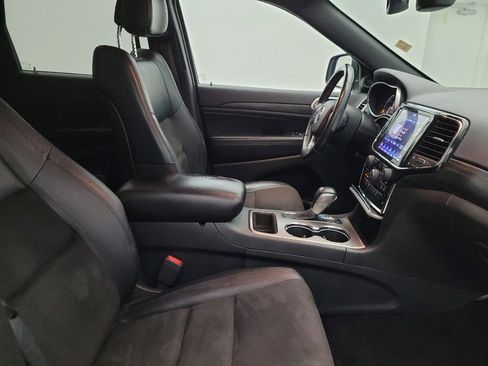 Used 2019 Jeep Grand Cherokee Laredo w/ Laredo X Package image 21