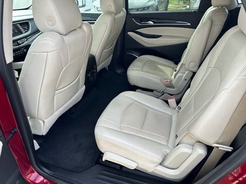 Used 2024 Buick Enclave Essence image 23