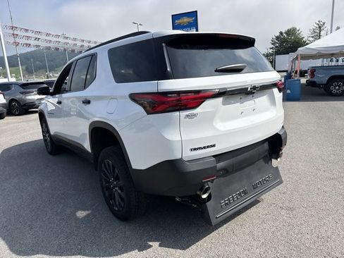 Used 2023 Chevrolet Traverse RS image 6