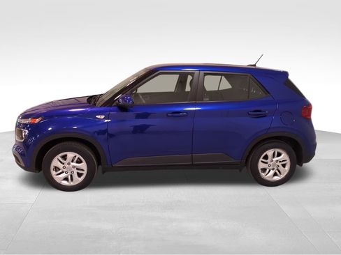 Used 2023 Hyundai Venue SE image 8