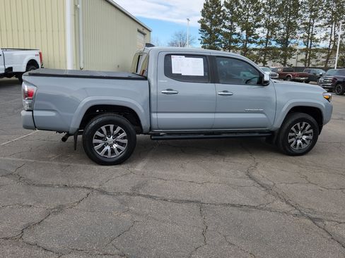 Used 2021 Toyota Tacoma Limited image 16