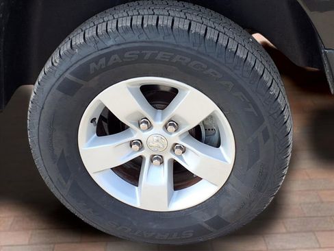 Used 2019 RAM 1500 Classic SLT w/ Luxury Group image 34