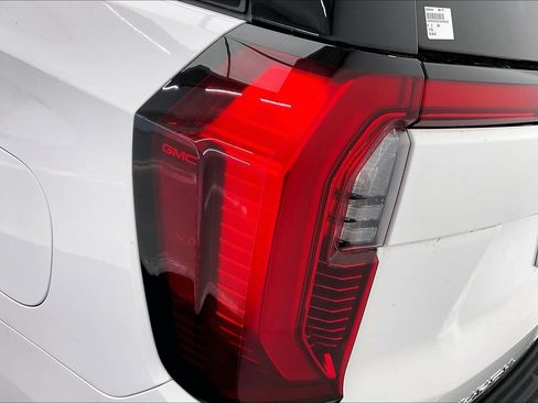 New 2026 GMC Yukon Denali w/ Advanced Technology Package image 16