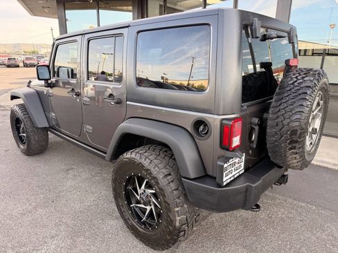 Used 2014 Jeep Wrangler Unlimited Rubicon w/ Connectivity Group AWD/4WD image 3