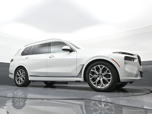 Used 2026 BMW X7 xDrive40i AWD/4WD image 23