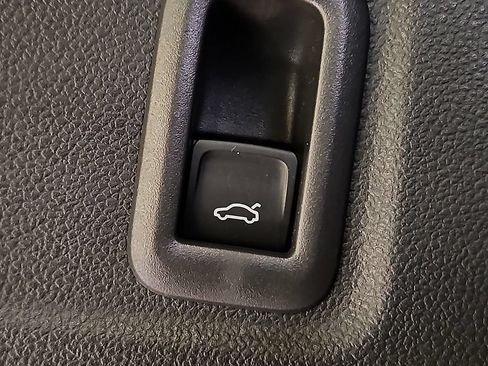 Certified 2026 Volkswagen Tiguan SEL R-Line AWD/4WD image 23
