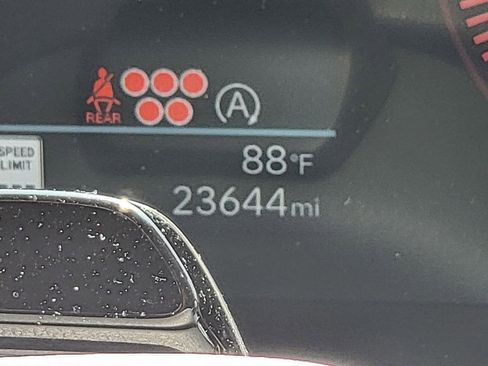 Used 2025 Hyundai Santa Fe SEL FWD image 6