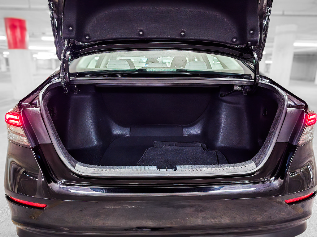 Used 2023 Honda Accord LX image 8
