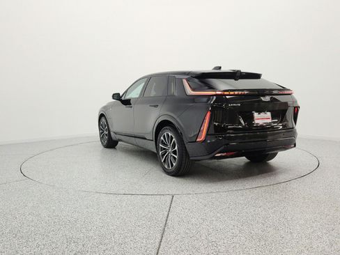Used 2024 Cadillac Lyriq Sport RWD image 7