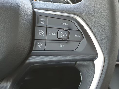 New 2025 Jeep Grand Cherokee Laredo image 24