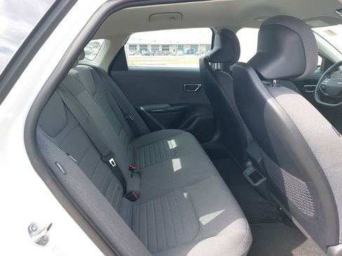 Used 2025 Kia K4 EX image 31