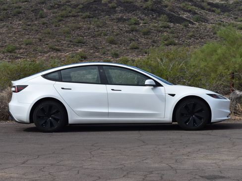 Used 2024 Tesla Model 3 Long Range AWD/4WD image 9