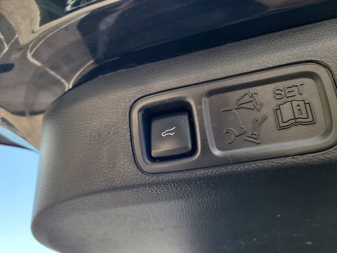 Used 2022 Ford Expedition Max Limited image 27