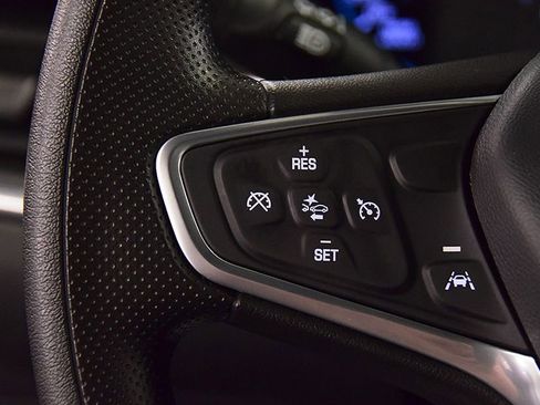 Used 2023 Chevrolet Equinox LS image 18