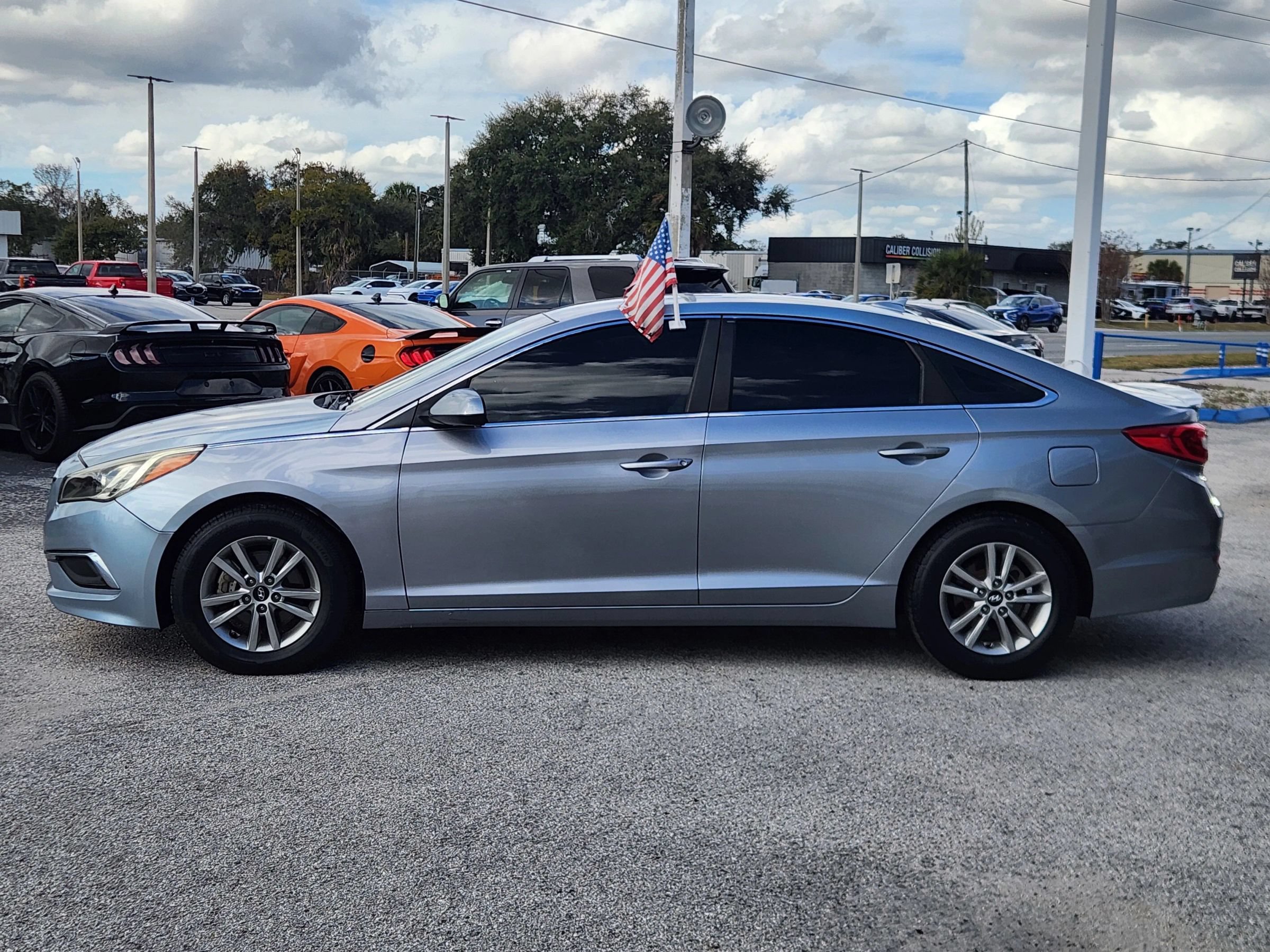 Used 2017 Hyundai Sonata SE FWD image 4