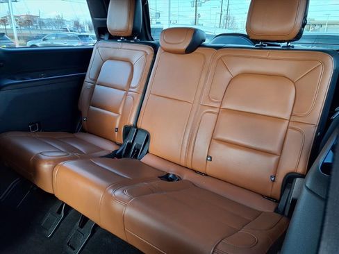 Used 2021 Lincoln Navigator Reserve w/ Luxury Package image 28