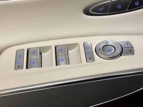 New 2025 Genesis Electrified GV70 Advanced image 11