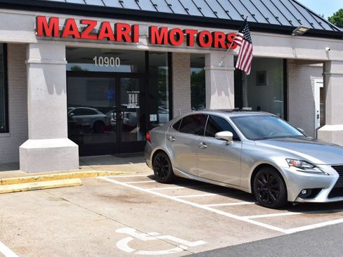 Used 2016 Lexus IS 200t RWD image 9