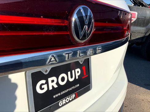 Certified 2024 Volkswagen Atlas SE image 55