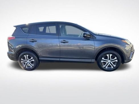 Used 2018 Toyota RAV4 LE image 6