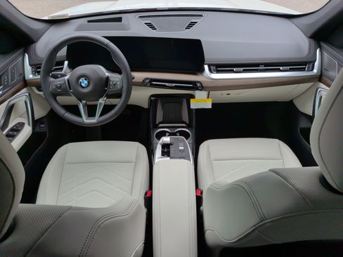 Used 2027 BMW X1 xDrive28i w/ Technology Package AWD/4WD image 34