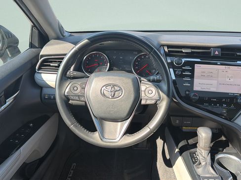 Used 2019 Toyota Camry XSE FWD image 14
