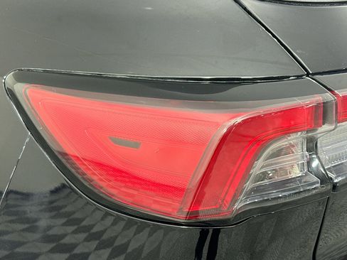 Used 2022 Ford Escape Titanium image 35