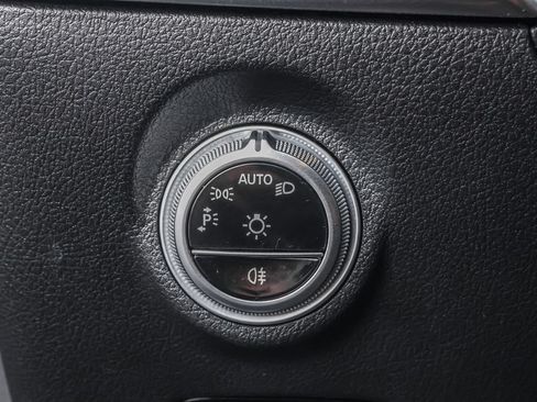 Used 2025 Mercedes-Benz C 300 4MATIC Sedan image 19