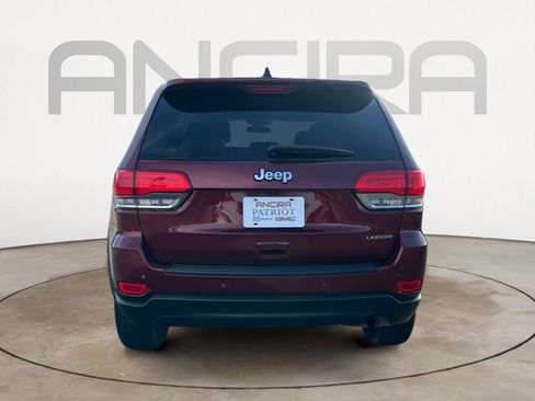 Used 2019 Jeep Grand Cherokee Laredo RWD image 9