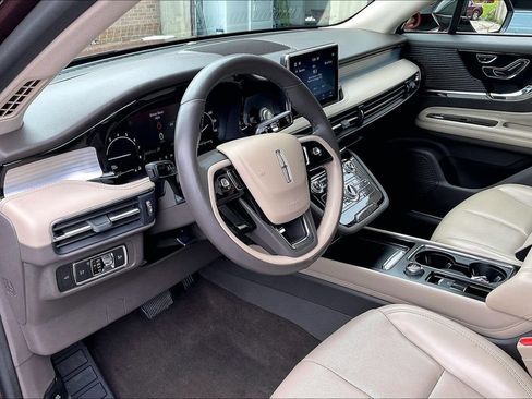Used 2021 Lincoln Corsair AWD w/ Equipment Group 101A image 13