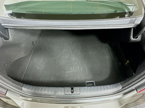 Used 2025 Genesis G70 2.5T image 29