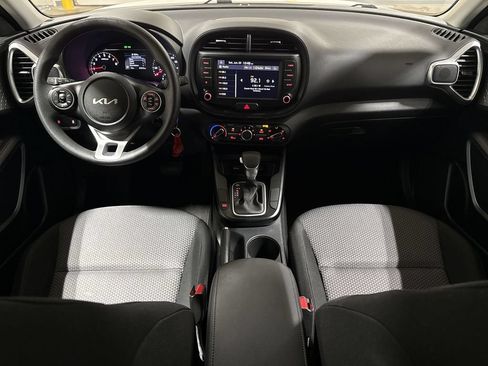 Used 2022 Kia Soul LX FWD image 10