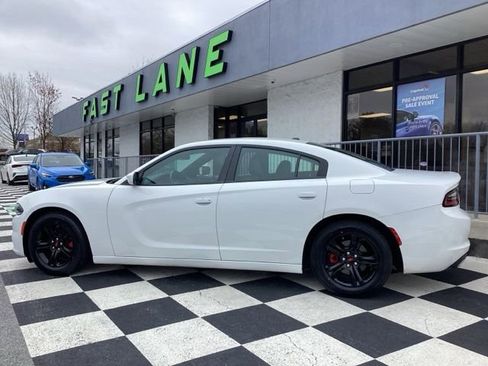 Used 2022 Dodge Charger SXT w/ Leather Interior Group image 2