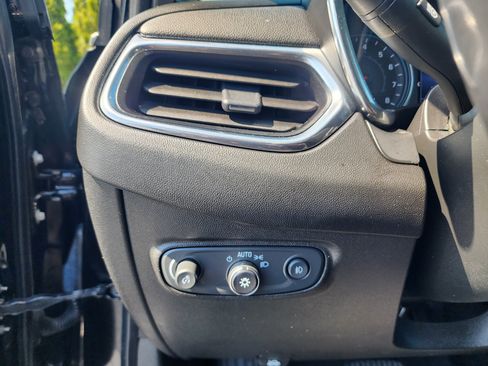 Used 2020 Chevrolet Equinox LT image 27