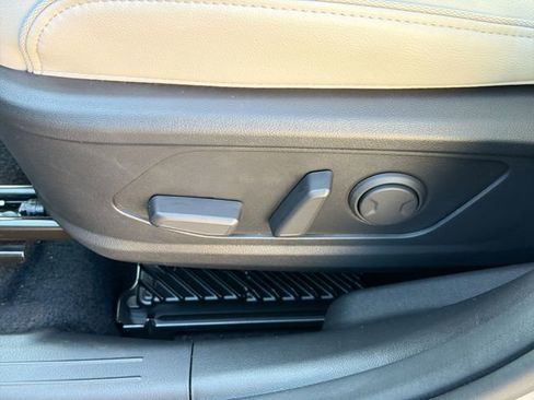 New 2025 Hyundai Tucson Limited image 16