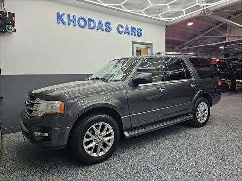Used 2017 Ford Expedition Limited RWD image 2