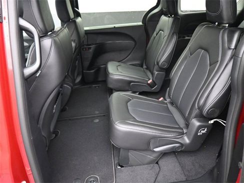 New 2026 Chrysler Pacifica Select image 37