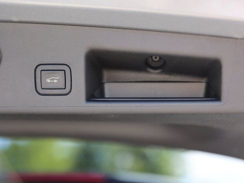 Used 2023 Chevrolet Equinox LT image 19