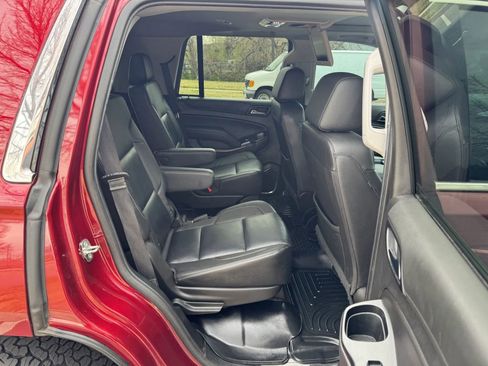 Used 2019 Chevrolet Tahoe LT w/ LT Signature Package AWD/4WD image 16