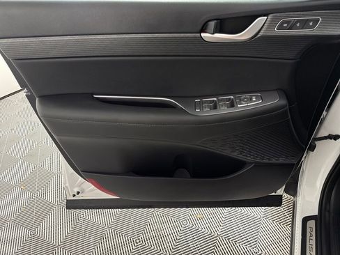 Used 2023 Hyundai Palisade Limited FWD image 12