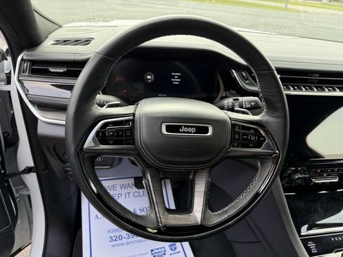 Used 2023 Jeep Grand Cherokee L Overland w/ Advanced Protech Group III image 20