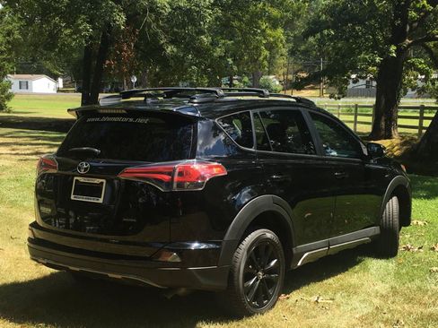 Used 2018 Toyota RAV4 Adventure AWD/4WD image 5