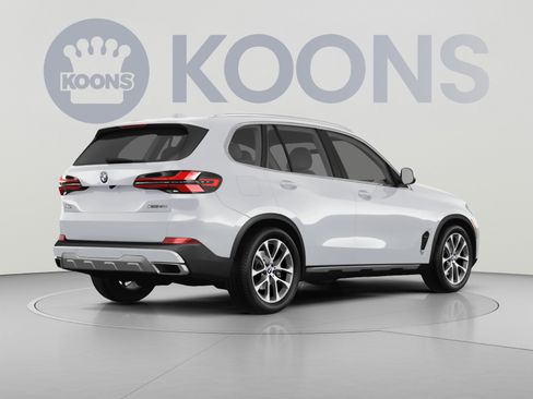 Used 2024 BMW X5 xDrive40i w/ Parking Assistance Package AWD/4WD image 4