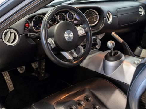 Used 2005 Ford GT image 2