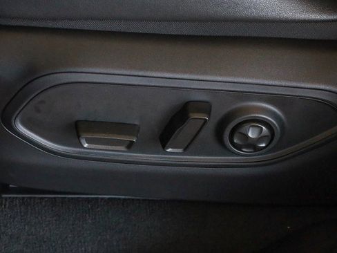 New 2025 Jeep Grand Cherokee L Laredo image 11