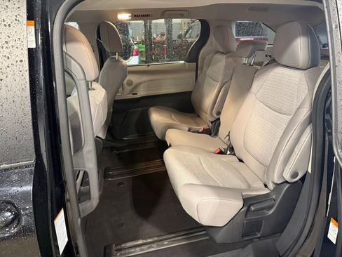 Used 2024 Toyota Sienna LE image 22