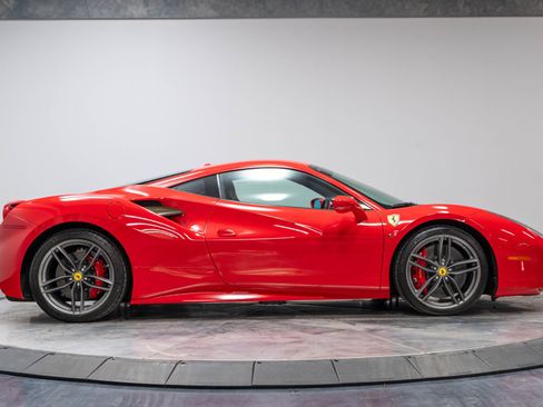 Used 2018 Ferrari 488 GTB RWD image 20